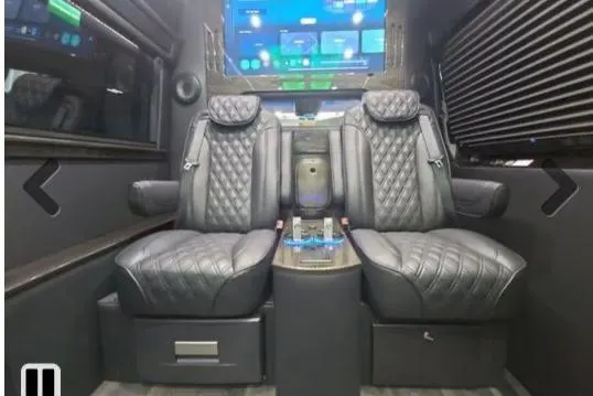 Empyra Limousine