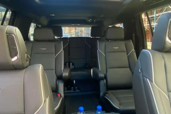 Cadillac ESCLADE SUV 6 passengers Captain chair